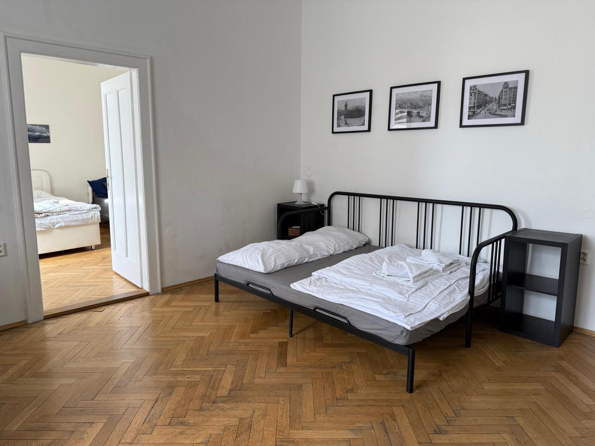 Castle View Apartment — Photos 2